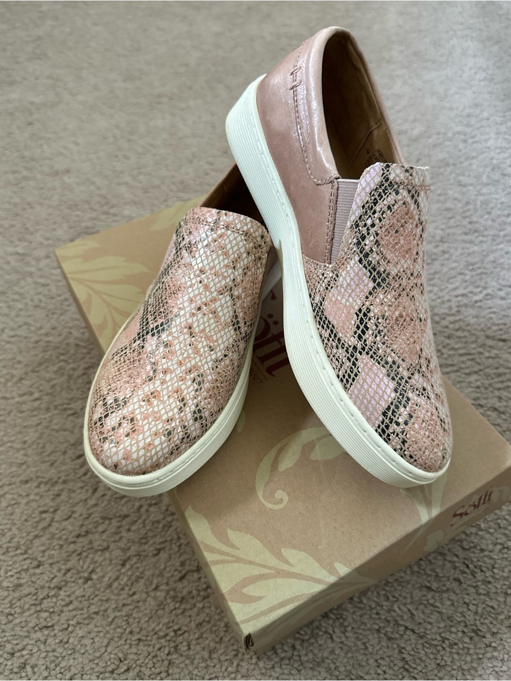 NEW Söfft Somers III Blush Snake Print Slip-On Sneakers